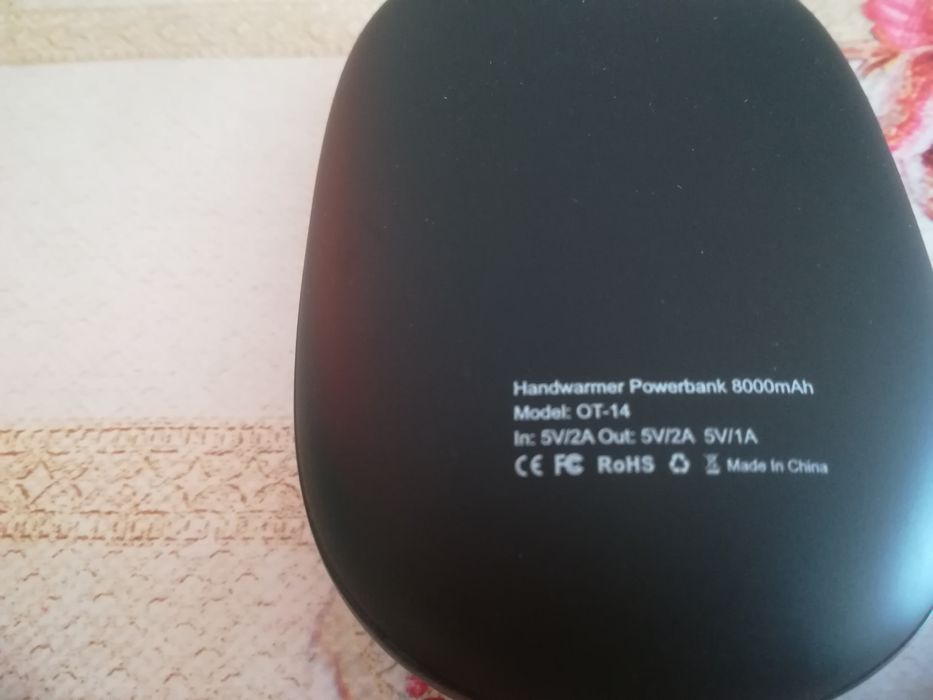 Acumulator extern 8000mAh și funcție de încălzire a mâinilor