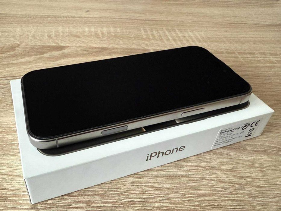 iPhone 16 Pro Max, Natural Titanium 256GB с гаранция до 03.2027