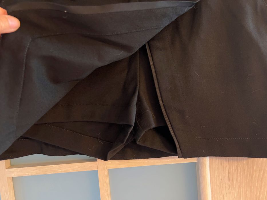 Fustă-pantalon C’N’C CoSTUME NATIONAL din lana virgina 90% – model petrecut, croială modernă, noua cu eticheta