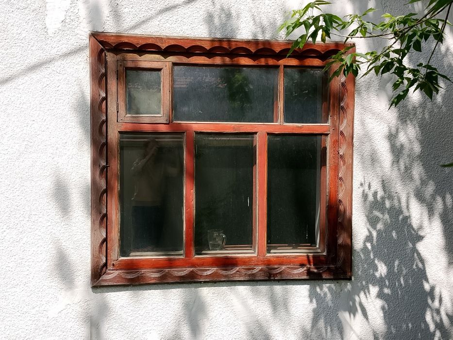 Деревянные окна и двери