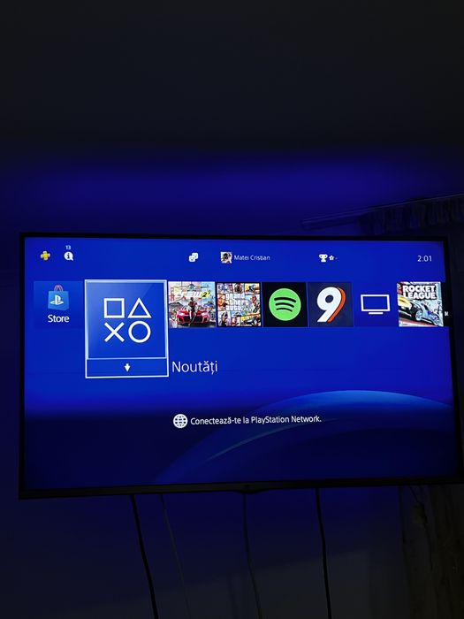 Vand PS4 cu o maneta dualshock si un joc ( the crew 2)