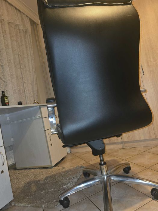 Комфортен офис стол.