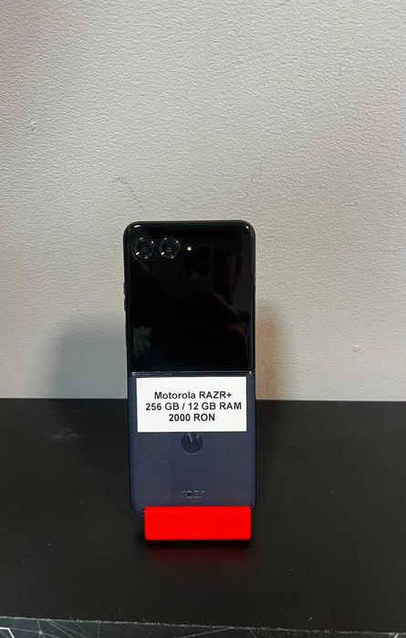 MOTOROLA RAZR 40 ULTRA / 256 GB / 12 GB RAM * Krom Amanet Margeanului *