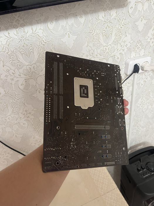 Материнская плата 1155 сокет