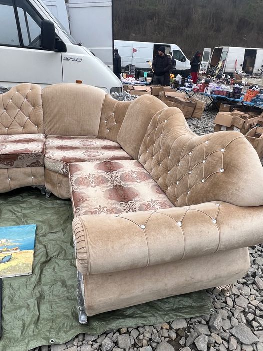 Se vinde acest set masa cu scaune