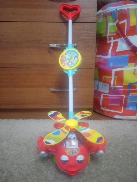 Каталка музыкальная.