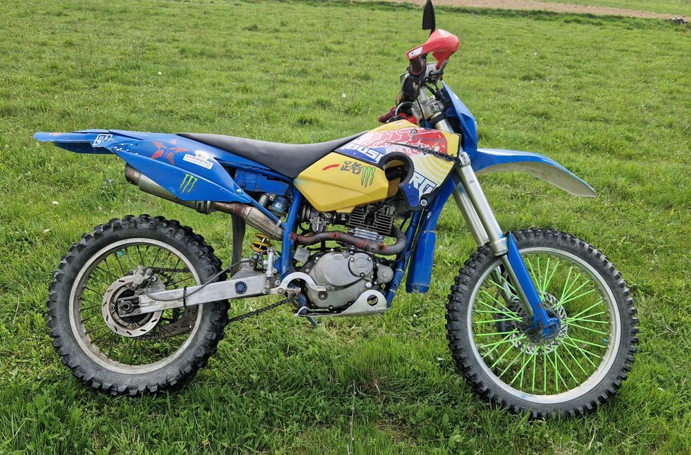 Vând Husaberg De 200cm în stare buna preț 1300euro neg