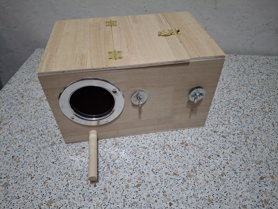 Продам знездо домик для попугаев