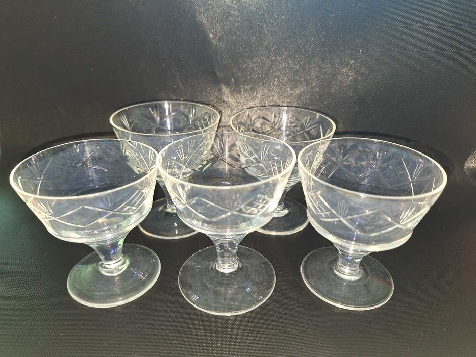 Кристални чаши употребявани