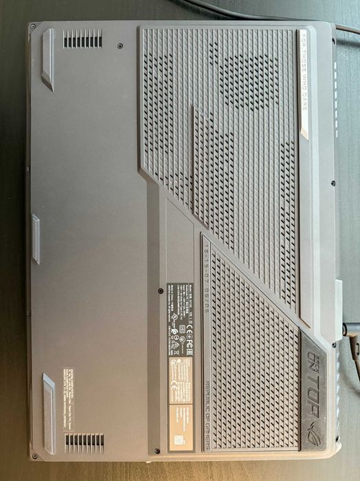 Лаптоп Asus ROG STRIX G17 G713QM, AMD Ryzen 9, NVIDIA GeForce RTX 3060