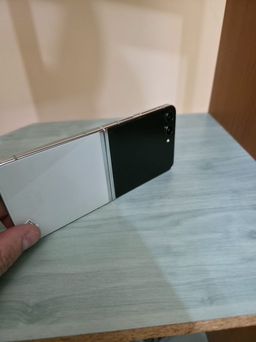 Samsung Z Flip 5