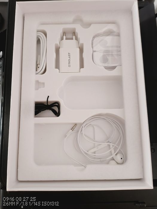 Tableta Teclast P30T la cutie