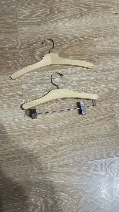 Продам вешалки для одежды