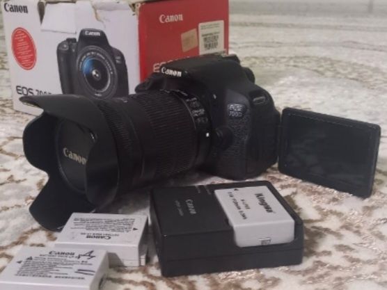 Canon 700 D sotiladi