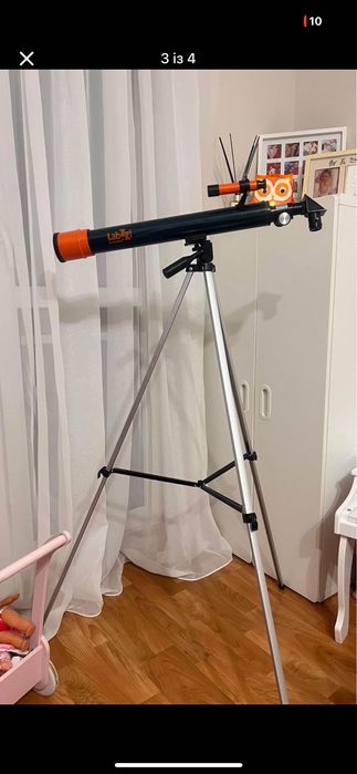 Телескоп Рефракторен телескоп. Диаметър на лещата на обектива: 50 mm.