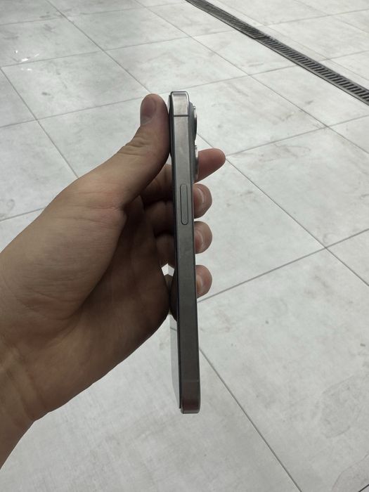 iPhone 15 pro 128 gb