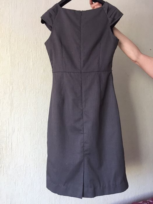 Продам офисное платье