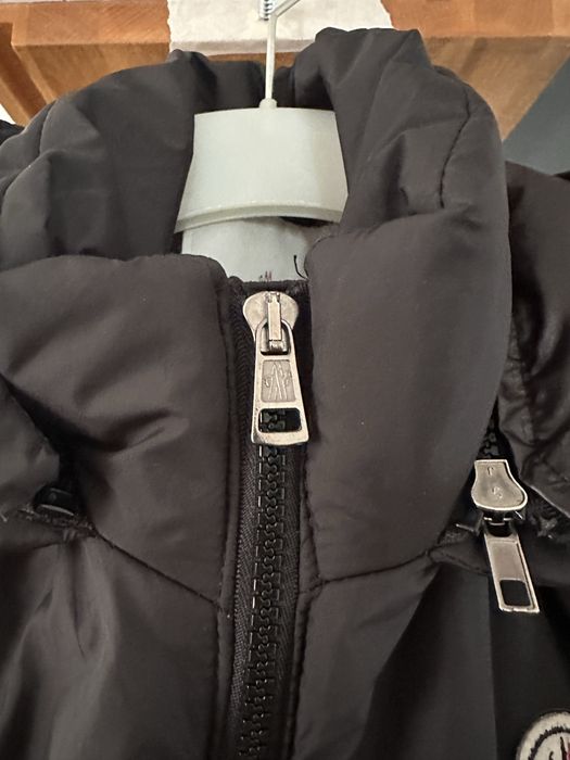 Vesta Moncler neagra