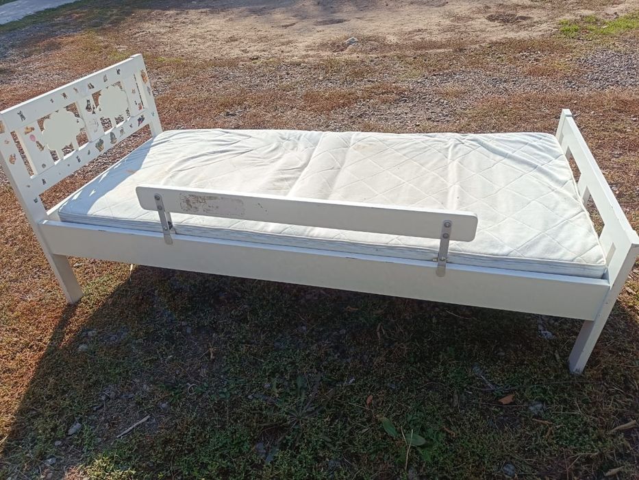 Продам кровать Икея.
