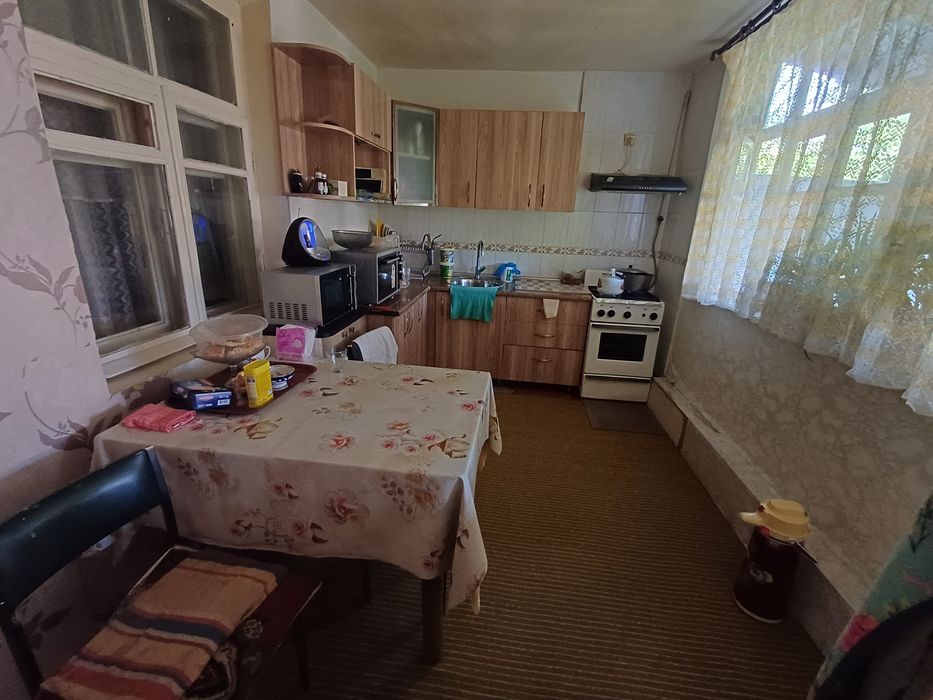 Продоется дом 4.3 сотых .