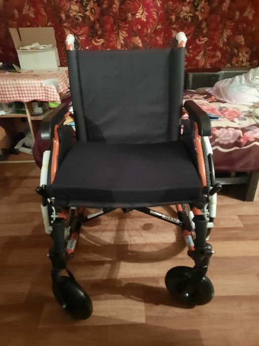 Продам инвалидные коляски