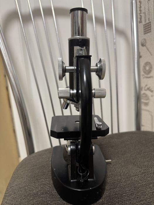 Microscop Revue - fabricat in Japonia