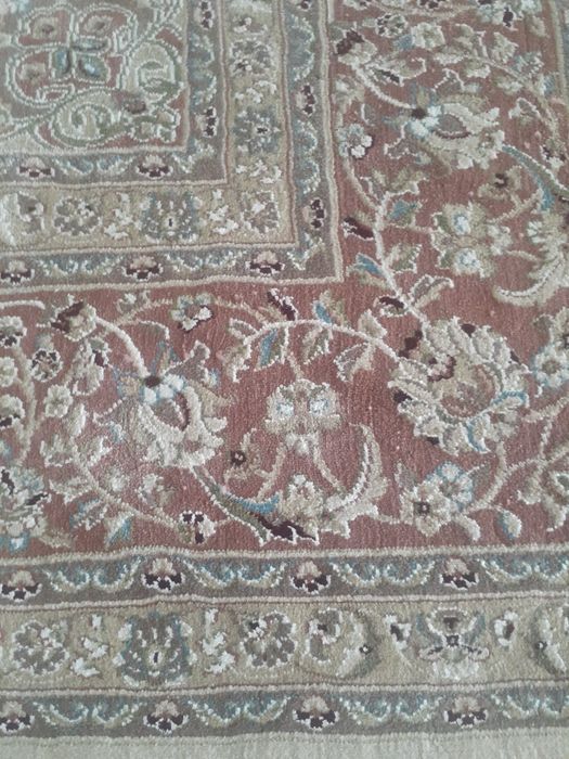 Почти новый ковер