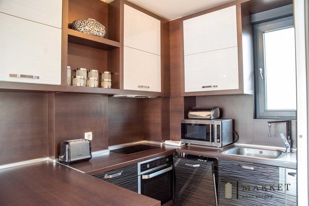 Продава се Тристаен апартамент в Пловдив, Младежки Хълм - 100 кв.м за 1999 €/кв.м - Снимка #3