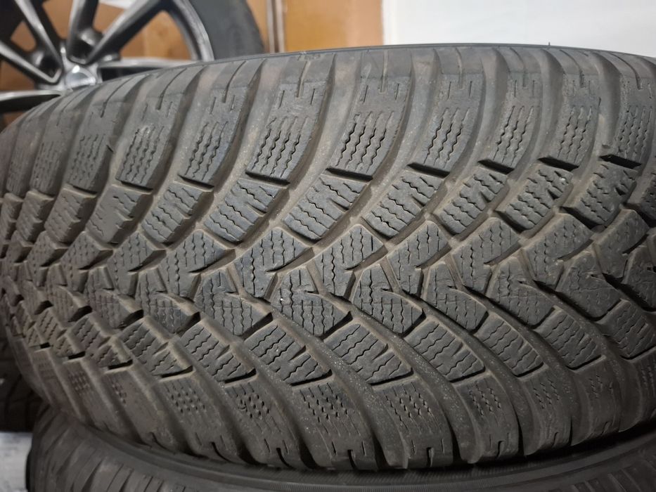 Set 4 anvelope de iarna215 60 16 falken