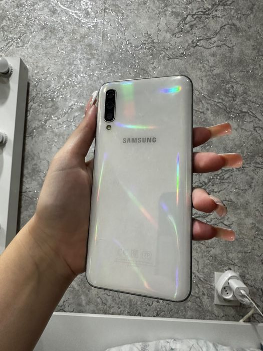 Продам samsung A50