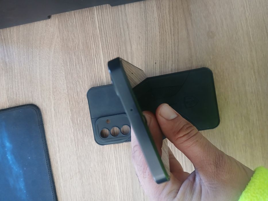 Samsung A 17  idiyal