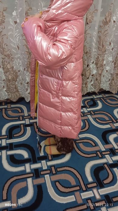 Qizaloqlar kurtkasi sotiladi ,