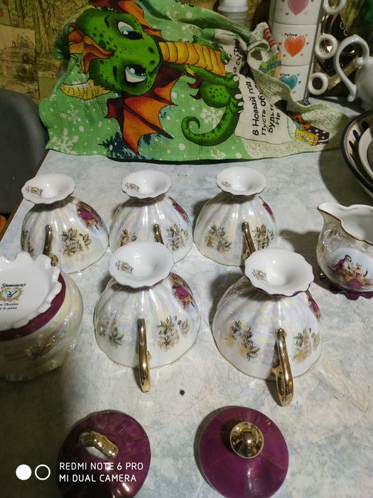 Продается  фарфоровый сервиз японский  редкий , кофейный сервиз японск