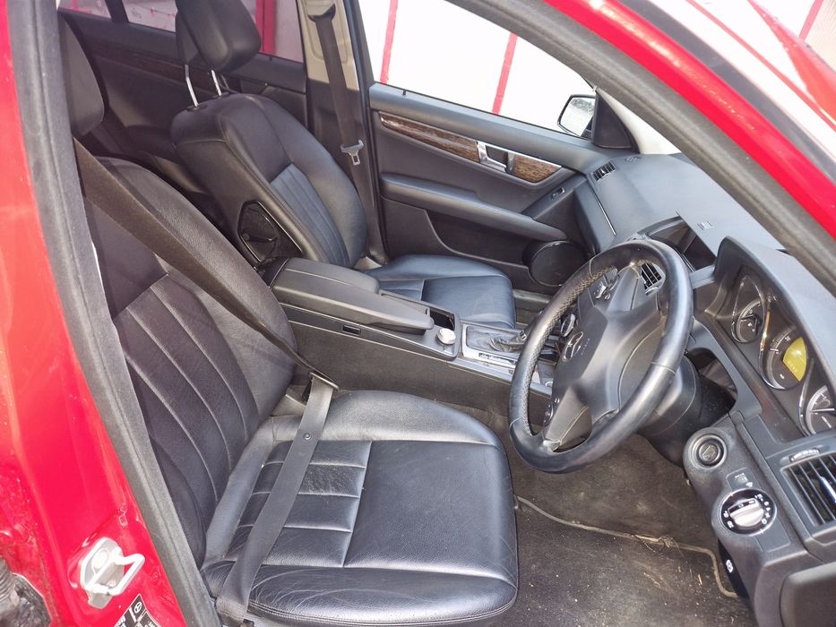 Vand sau dezmembrez c class w204 combi