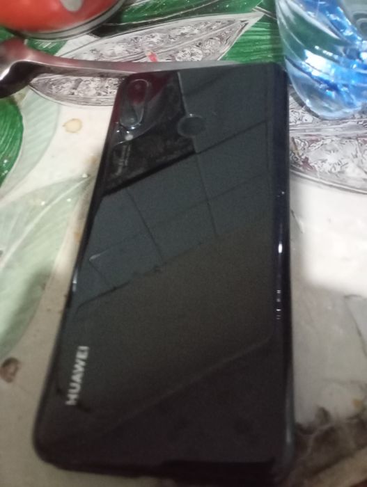 Продам смартфон Huawei P 30 lite