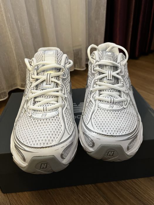 New Balance 740