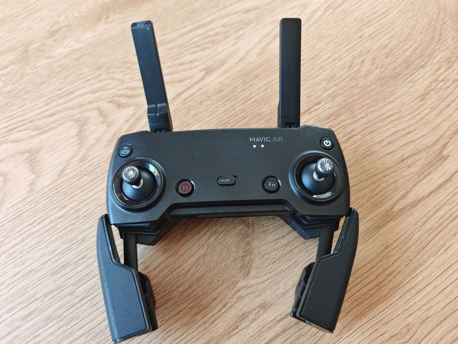 Drona DJI Mavic Air + accesorii