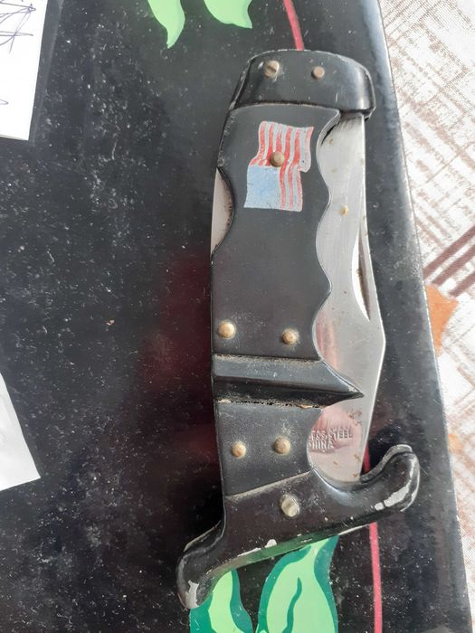 продавам  ножове