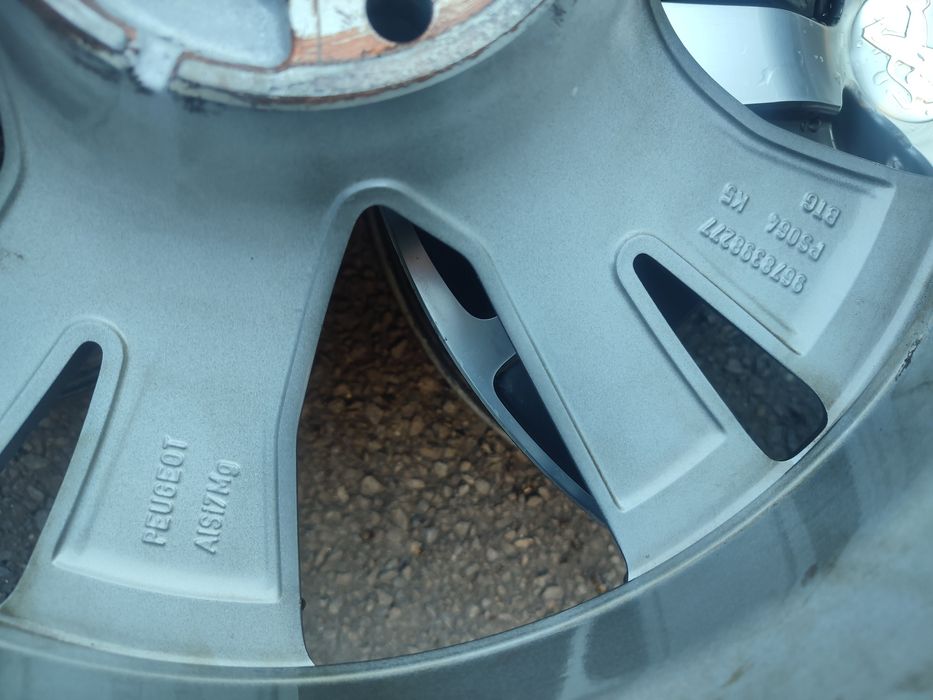 17" оригинални алуминиеви джанти за Peugeot/Citroen.