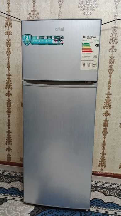 Продаётся холодильник двухкамерный..