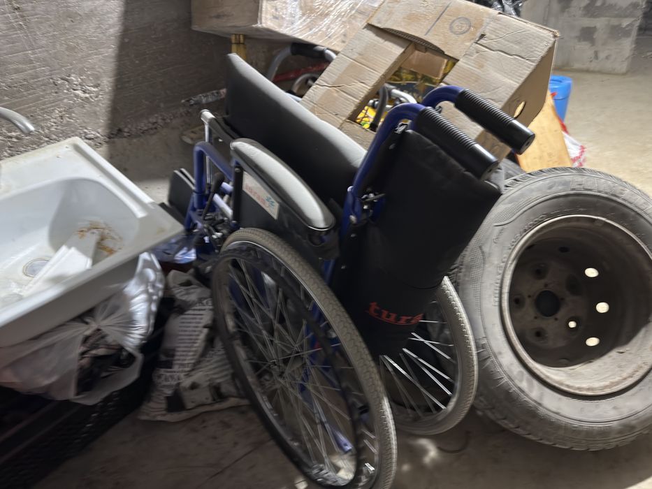 инвалидная коляска