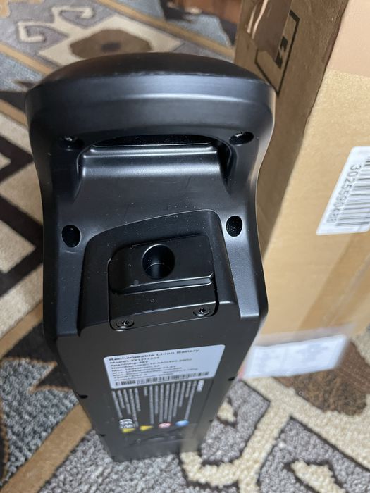 Vînd baterie electrică AEG 48v-10,4ap Nouă.