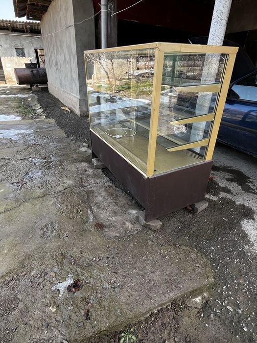 Витрина холодельник