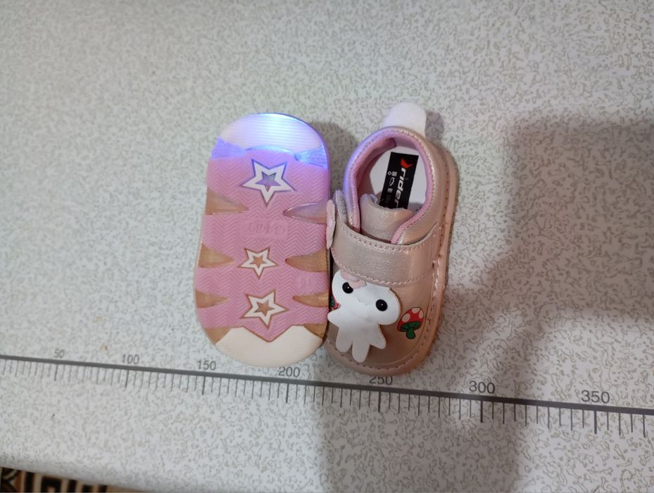 Детский оёқ кийим Йенги кийилмаган