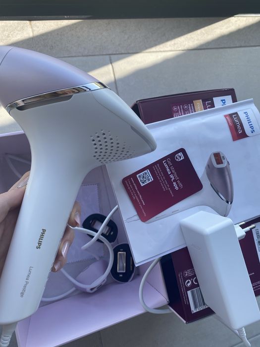 Epilator IPL Philips Lumea Prestige Seria 8000 BRI947 00