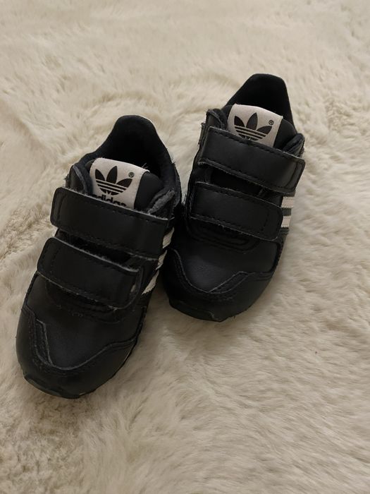 De vanzare adidasi , pantofiori bebe