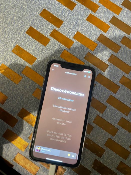 Продам срочно iphone 11
