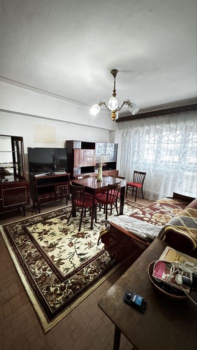 ÎnchiriezApartament 2 camere decomandat – Câmpia Turzii, zona centrală