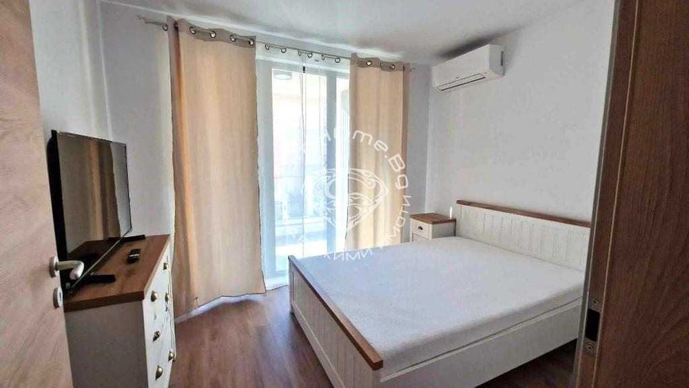 Дава се под наем Двустаен апартамент в к.к. Св.Св. Константин и Елена - 65 кв.м за 612 € - Снимка #3