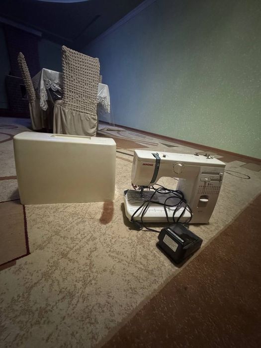 швейная машина Janome, модель 423s